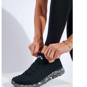 Women's TechLoom Wave NWT no box size 7.5